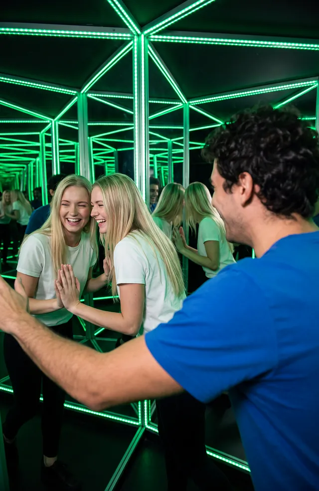 Mirror maze